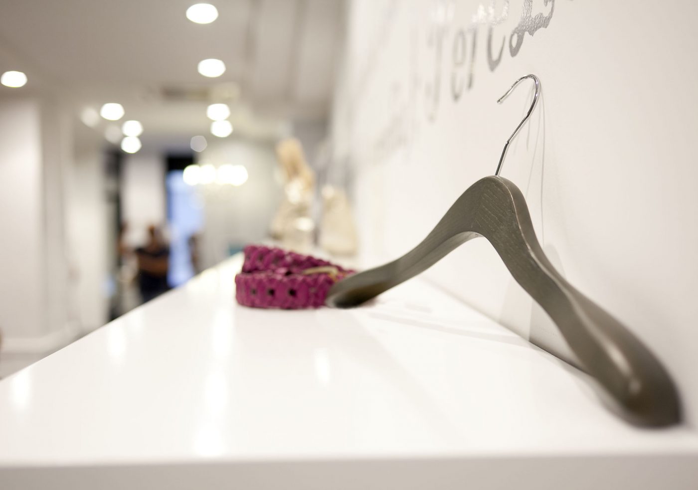 cintres pour boutiques et hotels