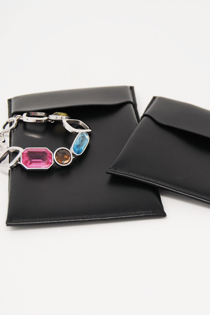 packaging pour bijoux en cuir