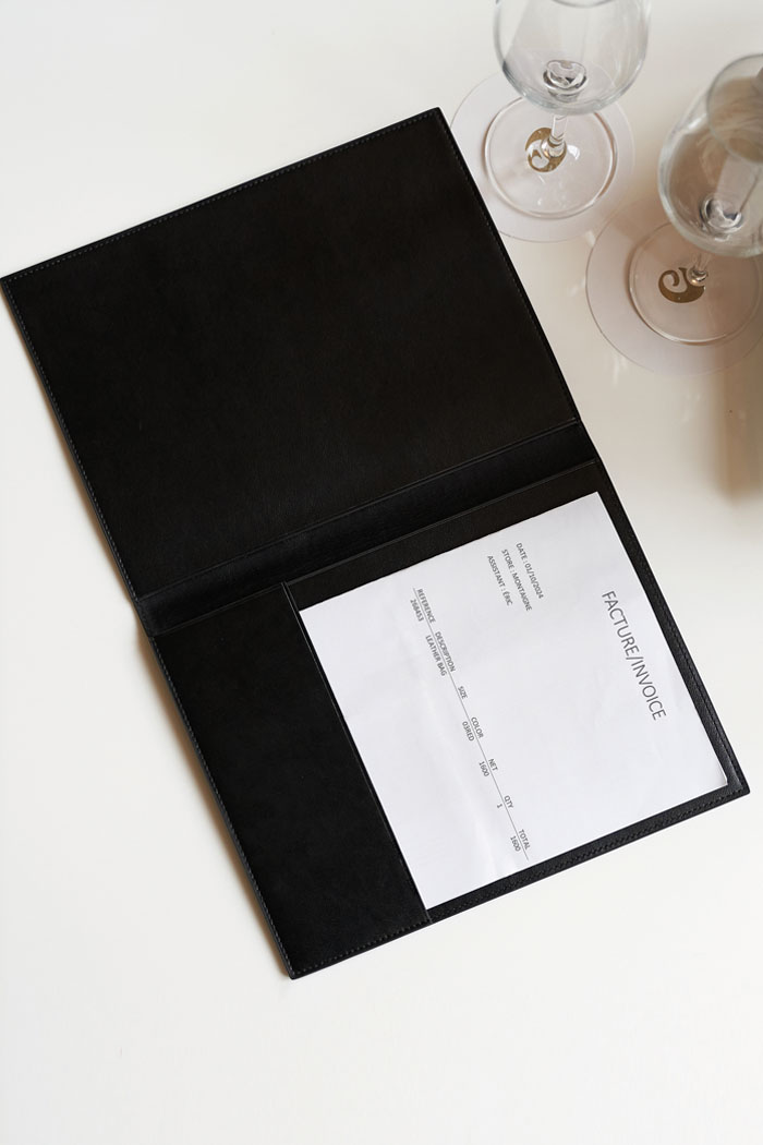 présentoir pour facture sur mesure en cuir