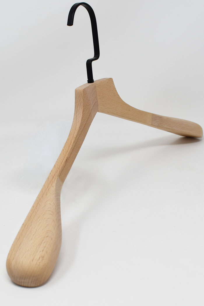 cintre pour hotel bois brut